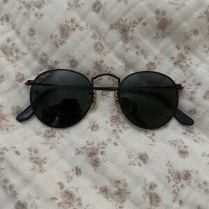 Ray Ban Round Black Sunglasses